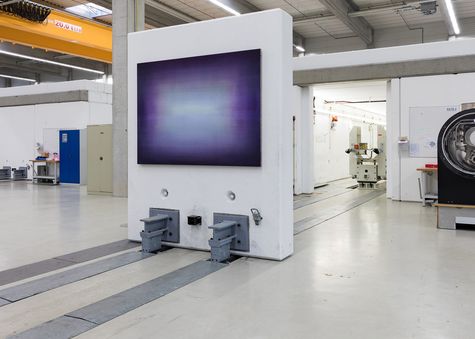 <p>Julia Münstermann, Electric Shadow (Screen), Acryl auf Leinwand, 140 x 190 cm, Installationsansicht, Foto: Helge Mundt</p>