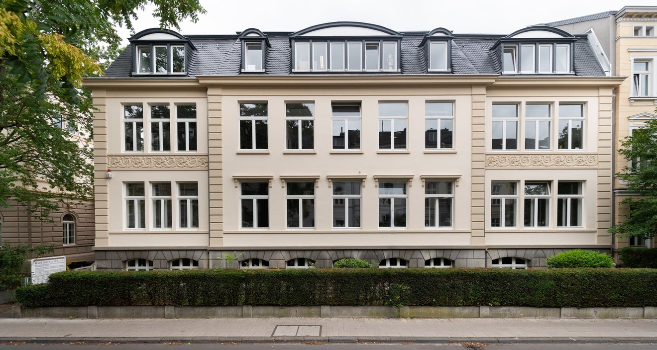 Die Stiftung Kunstfonds hat ihren Sitz im Haus der Kultur in Bonn. 