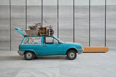 Manaf Halbouni, Installation „Nowhere is Home“ im Museum der Bildenden Künste Leipzig 2016, Foto: Manaf Halbouni