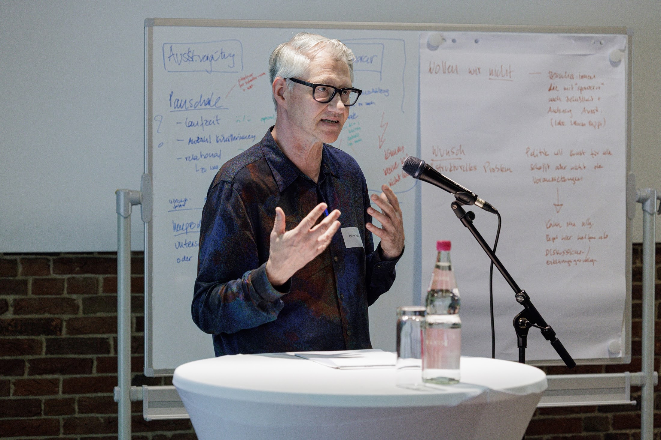 Präsentation der Diskussionsergebnisse von Oliver Ross, bildender Künstler, @ gezett